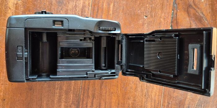 Vintage Panorama Wide Pic 35mm Film Camera - Focus Free Point & Shoot