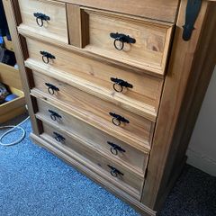 Chest of drawers