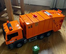Bruder MAN recycling garbage truck