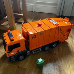 Bruder MAN recycling garbage truck