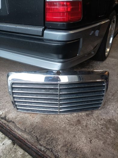 Mercedes W124 grill