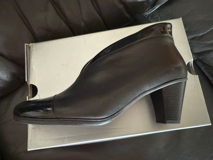 Gabor Enfield Black Patent Womens Ankle Boots in box.