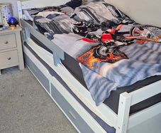 Single bed with pull out bed
