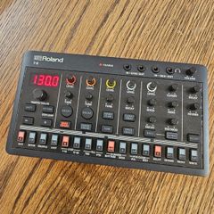 Roland Aira Compact T-8
