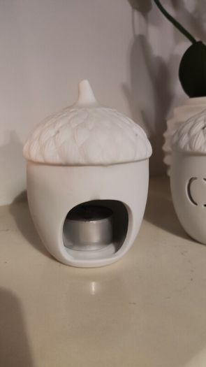 Pair of White Ceramic "Cosy" Acorn Tealight Holders (Perfect Condition)