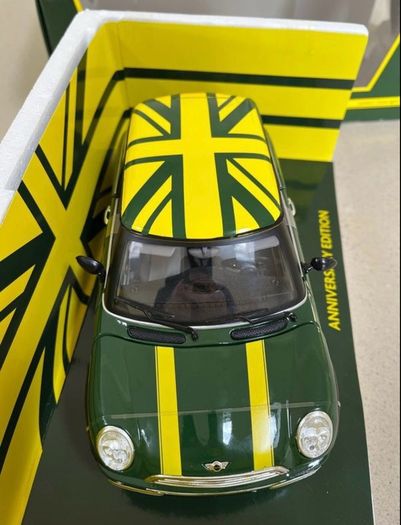 Mini Foxtons 1/18 Burago Rare