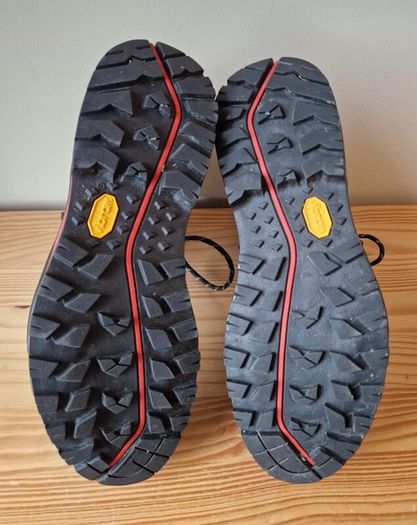 Hiking boots : North Face