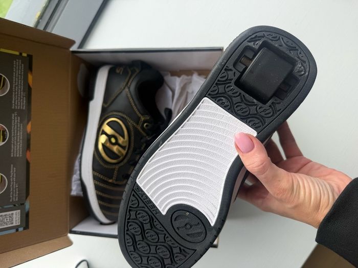 heelys