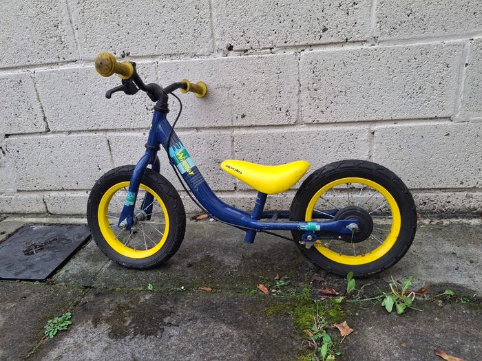 Kids push bike