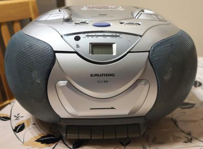 Radio / CD / Cassette Boombox Grundig SCD 888, China.