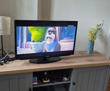 Samsung 32" LED TV,  Excellent Condition, Ready to Use