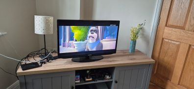 Samsung 32" LED TV,  Excellent Condition, Ready to Use