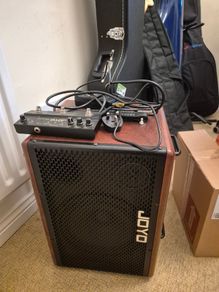 Battery Powered Amp with foot pedal and effects