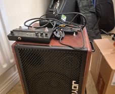 60 watt Battery Powered Amp with foot pedal and effects