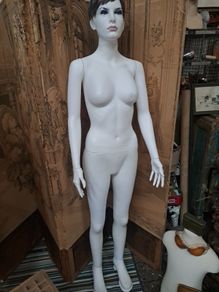 Female Mannequin