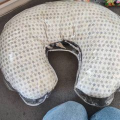 Nursing pillow