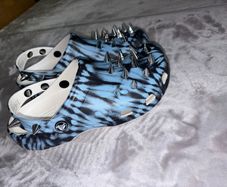 Crocs Rebel Rebel clogs Size Uk 6 Blue & black tie-dye with signature silver spike detailing