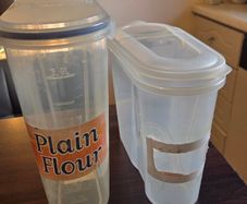 Food containers