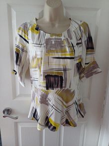 Cute Augustine Top  in Size S (10)