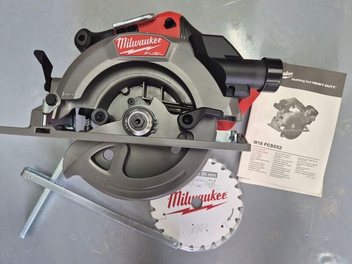 Milwaukee M18FCS552 FUEL Gen2 165mm Circular Saw Body