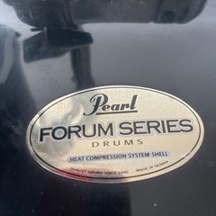 Pearl forum 3 piece drum kit