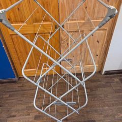 Clothes drying rack