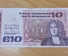Irish Bank Notes - Bundle of Two Jonathan Swift 10 Punt Notes