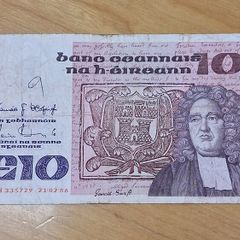 Irish Bank Notes - Bundle of Two Jonathan Swift 10 Punt Notes