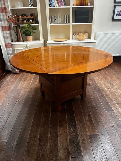 Warm wooden inlaid round/square dining table with storage
