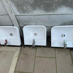 Read Description Ideal Standard Bathroom Suite + Radiators | New Build Removal