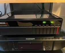 Rare Meridian 502 preamp +Meridian 559 power amp+ Meridian remote control