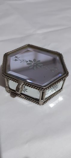 Lovely jewellery box ,,with bevelled mirrors sides and design, see pictures for condition,,take as is ,buyer collects or pays postage thank you