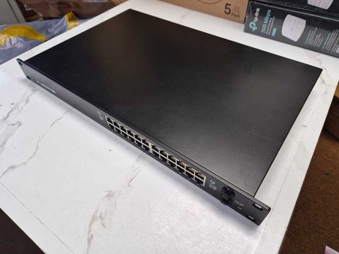 EdgeSwitch 24 PoE (250W) ES-24-250W