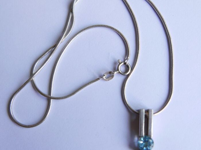 Vintage 925 Sterling Silver Pendant with Blue Stone on chain