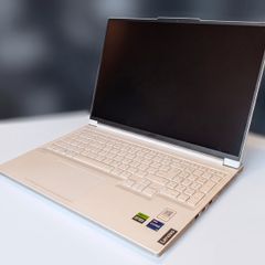 Lenovo Legion 7i Gen 9 16in in Glacier White