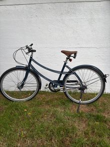 Beautiful Pashley Penny ladies bike.
