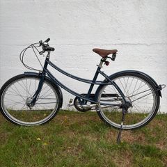 Beautiful Pashley Penny ladies bike.