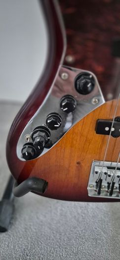 Marcus Miller Sire V7 Left Handed Fretless