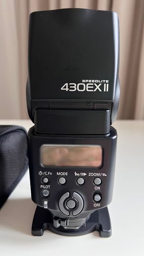 Genuine Canon Speedlite 430EX II Flash for Canon Digital SLR Cameras - like new