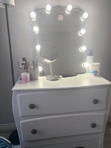 Vanity table