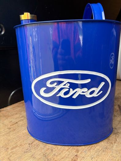 oil can