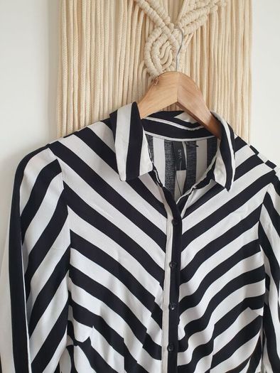 Yas dress size medium