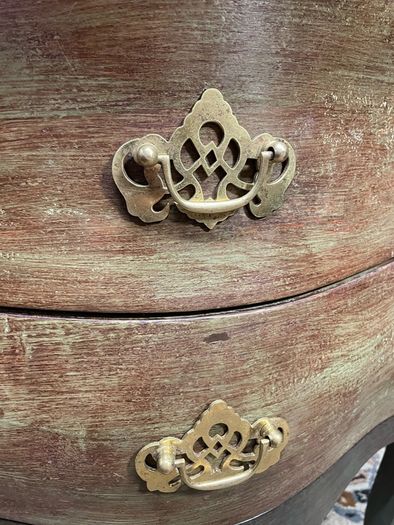FLASH SALE ! Was 350 now 300 !! Stylishly Painted Bombe Chest of Drawers