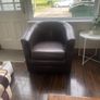 Brown leather bucket seat Image 2