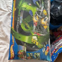 Hot Wheels Octoblast Motorised Track Set Boxed with 2 Cars