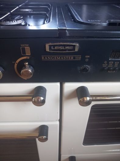 full gas leasure cooker plus hot plate and grill