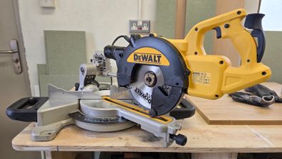 chop saws/mitre saws dewalt and evolution