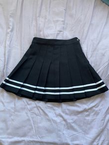 black pleated skirt