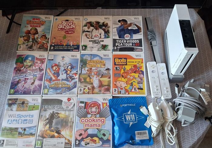 Nintendo Wii Bundle , 11 Games, 2 Controllers, HDMI Converter