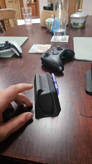 Custom Gaming Controller Stand (PS5 / Xbox) - Vice City Style